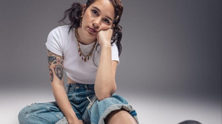 Camille Contreras brilla con fuerza en Coda, el apasionante nuevo álbum de Novelists 4 Camille Contreras brilla con fuerza en Coda, el apasionante nuevo álbum de Novelists