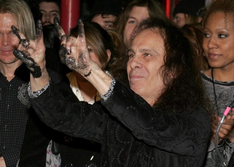 El dilema de Dio: ¿por qué casi rechaza la oferta de unirse a Black Sabbath? 48 El dilema de Dio: ¿por qué casi rechaza la oferta de unirse a Black Sabbath?