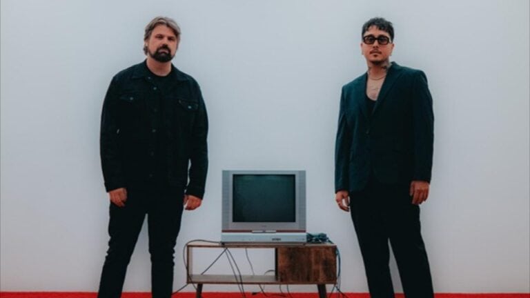 Silverstein lanza una poderosa crítica al arte digital en su nuevo single junto a Rory Rodriguez 5 Silverstein lanza una poderosa crítica al arte digital en su nuevo single junto a Rory Rodriguez