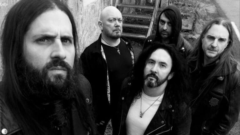 Sinsaenum rinde homenaje a su padre y a Joey con su impactante nuevo single Last Goodbye 2 Sinsaenum rinde homenaje a su padre y a Joey con su impactante nuevo single Last Goodbye