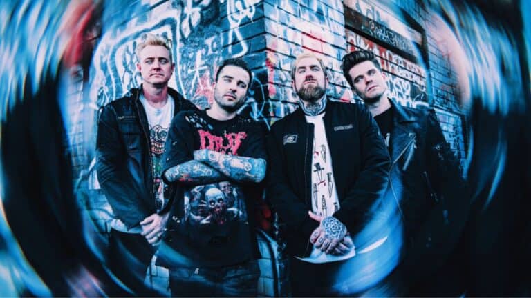 DED revela su esperado álbum RESENT y lanza su nuevo single en exclusiva 1 DED revela su esperado álbum "RESENT" y lanza su nueva single en exclusiva