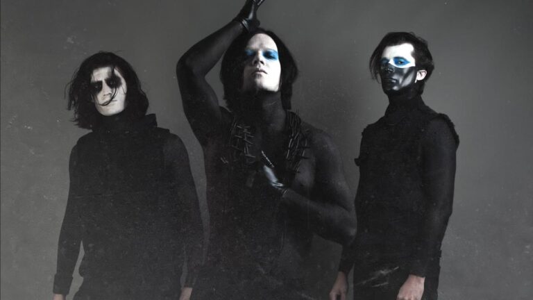 Heartlay presenta "Held Beneath": una balada que muestra su evolución musical y su lado más íntimo 2 Heartlay presenta "Held Beneath": una balada que muestra su evolución musical y su lado más íntimo