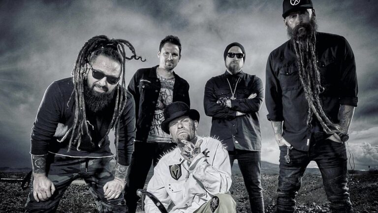 Recopilación definitiva de Five Finger Death Punch: 20 años de potencia musical con sorprendentes versiones renovadas 4 La recopilación definitiva de Five Finger Death Punch: 20 años de potencia musical con sorprendentes versiones renovadas