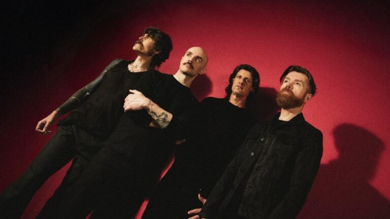 AFI revela su esperado álbum titulado "Silver Bleeds The Black Sun…" y desata la emoción de los fans 2 AFI revela su esperado álbum titulado "Silver Bleeds The Black Sun…" y desata la emoción de los fans