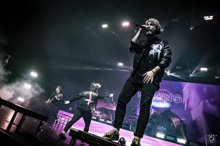 Electric Callboy rinde homenaje a Sum 41 con su versión de Still Waiting junto a Frank Zummo ya disponible 2 Electric Callboy rinde homenaje a Sum 41 con su versión de Still Waiting junto a Frank Zummo ya disponible
