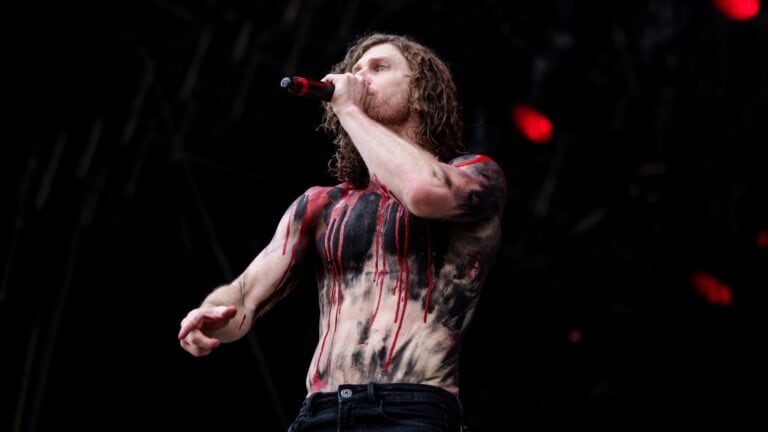 Jonny Hawkins de Nothing More habla sobre su nuevo videoclip generado por IA y por qué solo representa un riesgo para los artistas mediocres 4 Jonny Hawkins de Nothing More habla sobre su nuevo videoclip generado por IA y por qué solo representa un riesgo para los artistas mediocres