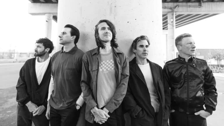 Mayday Parade revela "Sad", el segundo capítulo de su esperada trilogía musical 1 Mayday Parade revela "Sad", el segundo capítulo de su esperada trilogía musical