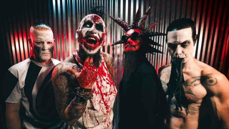 Mudvayne rompe el silencio con Hurt People Hurt People, su primer tema en 16 años 3 Mudvayne rompe el silencio con Hurt People Hurt People, su primer tema en 16 años