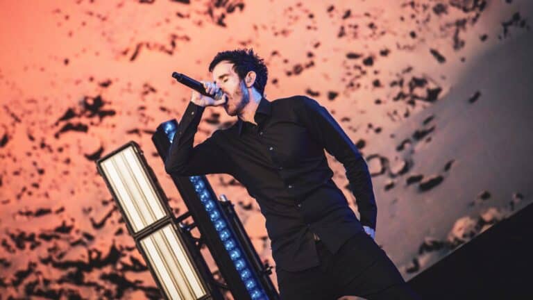 Pendulum y AWOLNATION se unen en una colaboración épica para Guiding Lights 1 Pendulum y AWOLNATION se unen en una colaboración épica para Guiding Lights