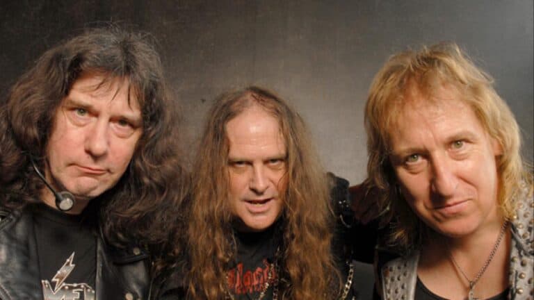 Raven aplaza su gira europea tras la hospitalización de John Gallagher 6 Raven aplaza su gira europea tras la hospitalización de John Gallagher