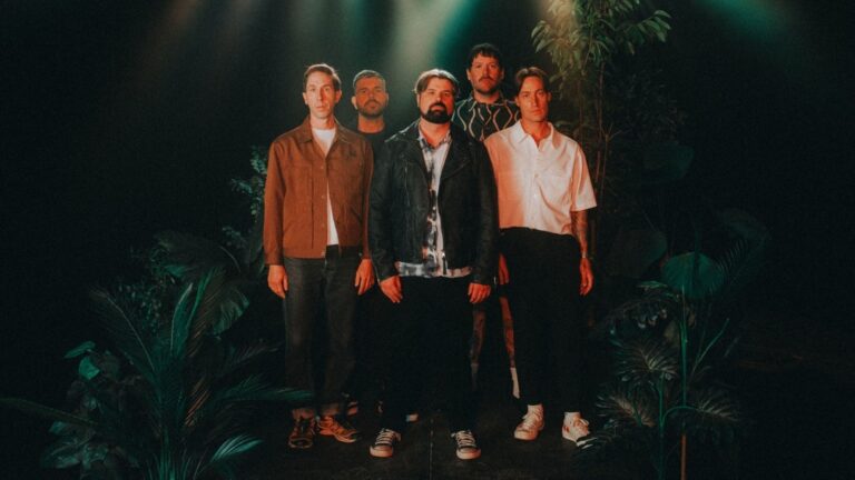 Silverstein sorprende con su nuevo y potente éxito Autopilot 2 Silverstein überraschen mit ihrem kraftvollen neuen Hit Autopilot