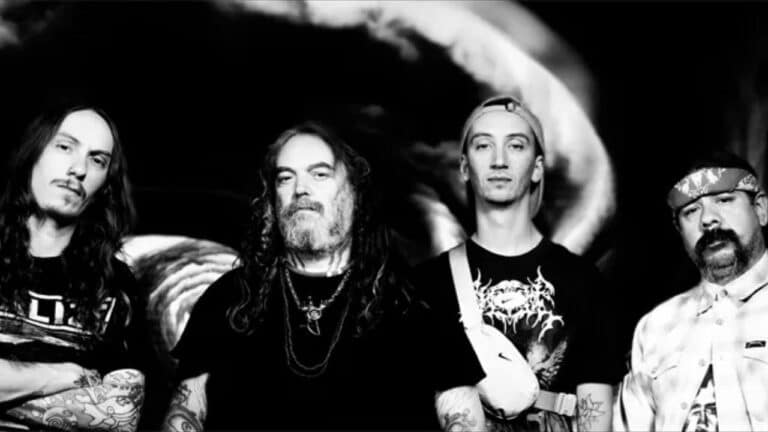 Soulfly sorprende con su nuevo álbum Chama y estrena el potente tema Storm The Gates 9 Soulfly sorprende con su nuevo álbum Chama y estrena el potente tema Storm The Gates