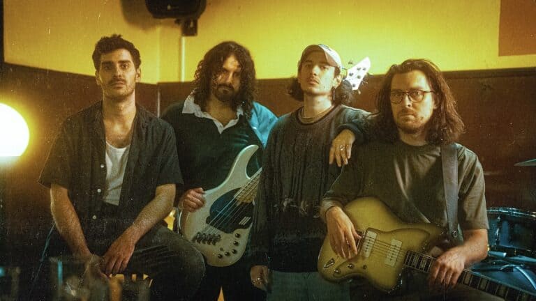 Vianova lanza su nueva canción "Obsolete" 45 Vianova lanza su impactante nueva canción "Obsolete" que no te puedes perder