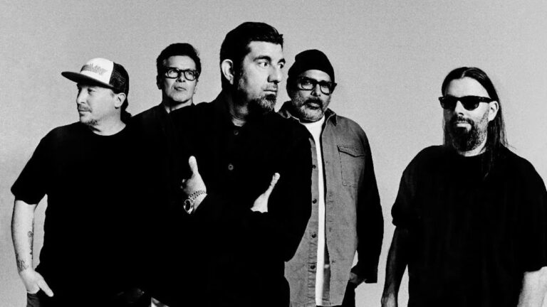 Descubre cómo Deftones encabeza el cartel y qué misterio envuelve a Bad Omens en este podcast