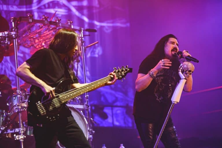 Dream Theater celebra 40 años con un espectacular lanzamiento en directo desde París 3 Dream Theater celebra 40 años con un espectacular lanzamiento en directo desde París