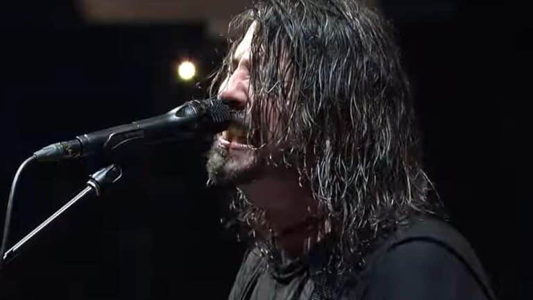 Foo Fighters sorprenden a sus fans con un regreso inesperado en un concierto improvisado tras un año alejados del escenario