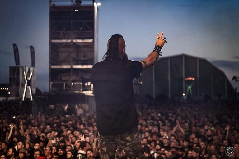Jesse Leach de Killswitch Engage advierte sobre la manipulación de los multimillonarios en la guerra de clases 4 Jesse Leach de Killswitch Engage advierte sobre la manipulación de los multimillonarios en la guerra de clases