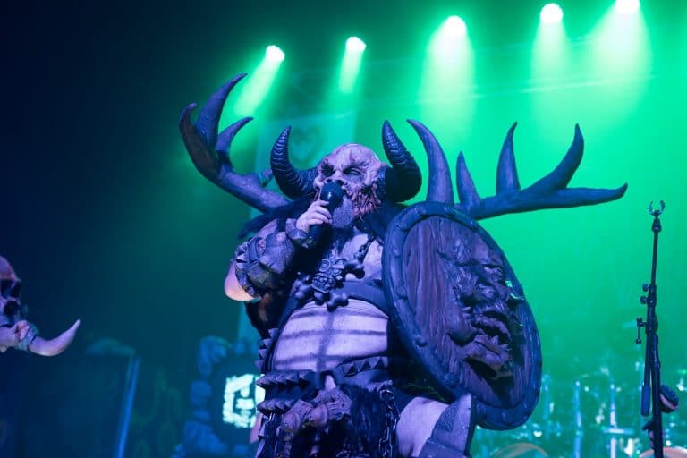 La polémica actuación de Gwar desata la indignación de la derecha estadounidense tras simular la muerte de Trump y Musk en pleno concierto 18 La polémica actuación de Gwar desata la indignación de la derecha estadounidense tras simular la muerte de Trump y Musk en pleno concierto