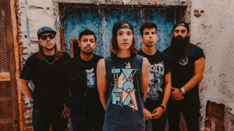 Ronnie Winter de The Red Jumpsuit Apparatus reta a sus críticos a enfrentarse cara a cara en su propia casa 3 Ronnie Winter de The Red Jumpsuit Apparatus reta a sus críticos a enfrentarse cara a cara en su propia casa