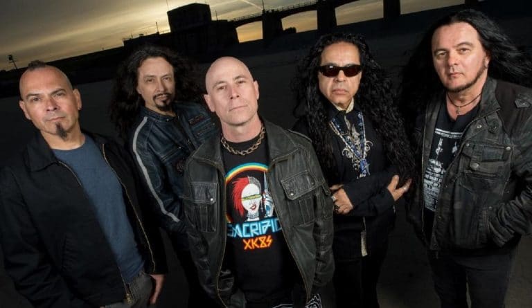 John Bush adelanta cómo será el potente regreso de Armored Saint y revela detalles sobre sus nuevas canciones hasta 2026 1 John Bush adelanta cómo será el potente regreso de Armored Saint y revela detalles sobre sus nuevas canciones hasta 2026