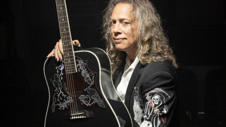 Kirk Hammett y Gibson lanzan Raven, la guitarra acústica de colección que todo fan de Metallica querrá conocer 27 Kirk Hammett y Gibson lanzan Raven, la guitarra acústica de colección que todo fan de Metallica querrá conocer
