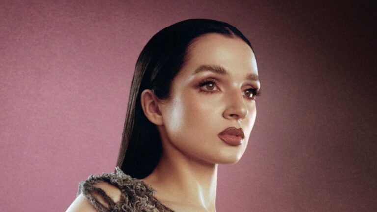 Poppy revela las fechas de su gira europea de 2026 y hará parada en París 3 Poppy revela las fechas de su gira europea de 2026 y hará parada en París