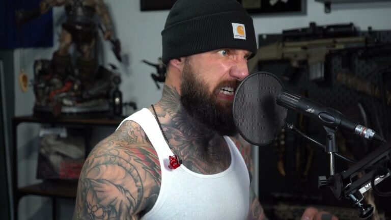 Alex Terrible transforma God Is A Weapon de Falling In Reverse con su estilo explosivo 3 Alex Terrible transforma God Is A Weapon de Falling In Reverse con su estilo explosivo