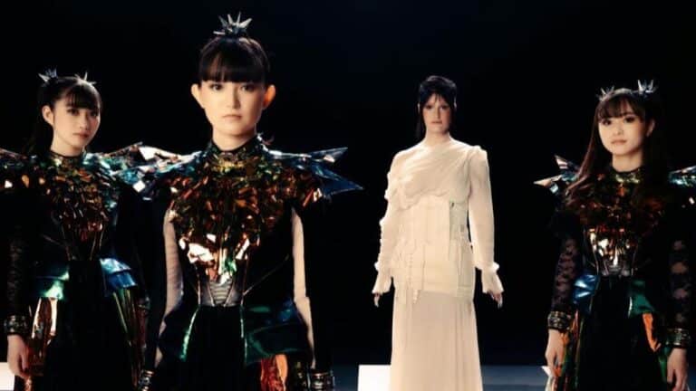 Babymetal y Courtney LaPlante sorprenden a sus fans tocando My Queen en directo por primera vez en Los Ángeles 4 Babymetal y Courtney LaPlante sorprenden a sus fans tocando My Queen en directo por primera vez en Los Ángeles