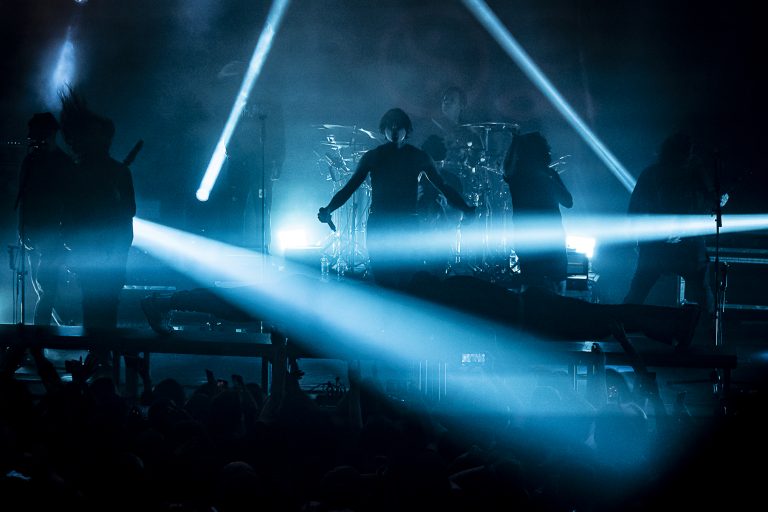 Bad Omens sorprende en Europa estrenando en directo sus nuevas canciones Dying To Love y Left For Good en su gira 2025 23 Bad Omens sorprende en Europa estrenando en directo sus nuevas canciones Dying To Love y Left For Good en su gira 2025