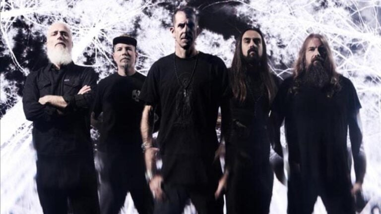 El impactante mensaje de Lamb Of God sobre cómo somos manipulados en la era digital 3 El impactante mensaje de Lamb Of God sobre cómo somos manipulados en la era digital