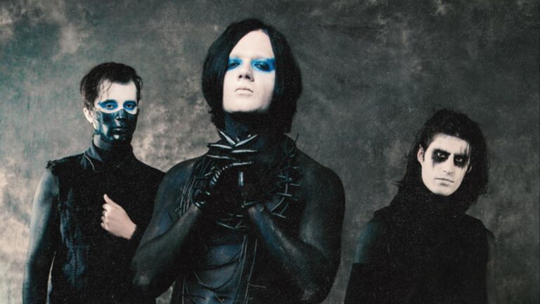 Heartlay presenta un impactante videoclip para Shadow So Withdrawn que no te dejará indiferente 6 Heartlay presenta un impactante videoclip para Shadow So Withdrawn que no te dejará indiferente