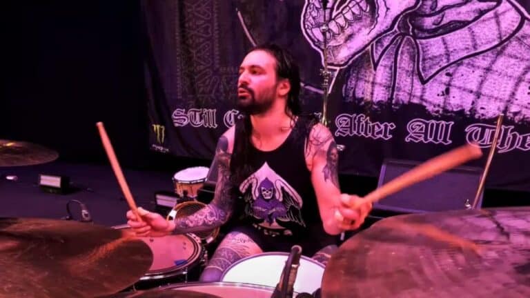 Jay Weinberg prepara Sandstone para el 20 de noviembre y deja pistas de su primer single en solitario 5 Jay Weinberg prepara Sandstone para el 20 de noviembre y deja pistas de su primer single en solitario