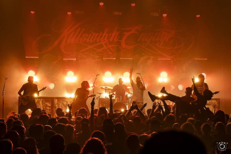Killswitch Engage arrasa en París con un concierto inolvidable y una noche para el recuerdo 5 Killswitch Engage arrasa en París con un concierto inolvidable y una noche para el recuerdo