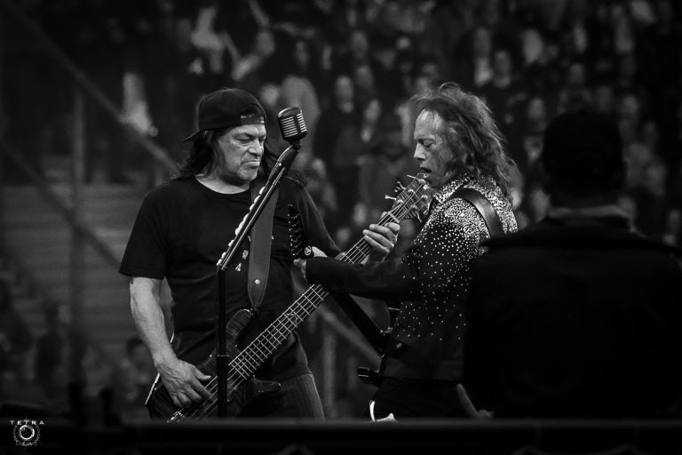 Kirk Hammett y Rob Trujillo sorprenden al público en Sídney versionando éxitos de AC/DC y Rose Tattoo 18 Kirk Hammett y Rob Trujillo sorprenden al público en Sídney versionando éxitos de AC/DC y Rose Tattoo