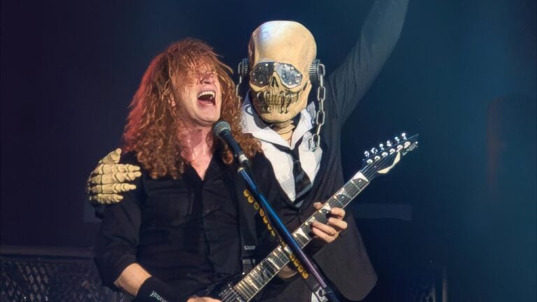 La curiosa historia de Vic Rattlehead, la emblemática mascota de Megadeth inspirada en la infancia 13 La curiosa historia de Vic Rattlehead, la emblemática mascota de Megadeth inspirada en la infancia