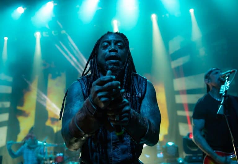 Sevendust sorprende con nuevas versiones acústicas de Black, Denial y la mítica Hurt de Nine Inch Nails 3 Sevendust sorprende con nuevas versiones acústicas de Black, Denial y la mítica Hurt de Nine Inch Nails