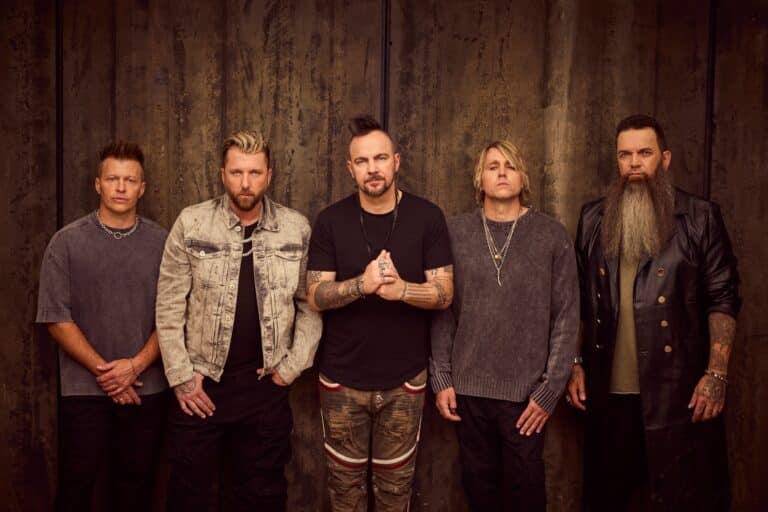 Three Days Grace arrasa en 2025 y se convierte en el grupo de rock más galardonado por la RIAA 3 Three Days Grace arrasa en 2025 y se convierte en el grupo de rock más galardonado por la RIAA