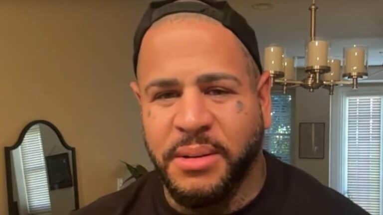 Tommy Vext desvela que John Boecklin rechazó un millón de dólares por Bad Wolves y apunta que Javier Reyes podría ser el nuevo fichaje 3 Tommy Vext desvela que John Boecklin rechazó un millón de dólares por Bad Wolves y apunta que Javier Reyes podría ser el nuevo fichaje