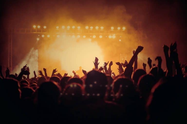 Bruno Mars sorprende versionando un clásico de Nirvana junto a Slash y Chad Smith en una fiesta exclusiva 2 Bruno Mars sorprende versionando un clásico de Nirvana junto a Slash y Chad Smith en una fiesta exclusiva