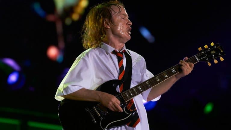 Cómo la música de las leyendas del rock marcó para siempre la juventud de Angus Young de AC/DC 5 Cómo la música de las leyendas del rock marcó para siempre la juventud de Angus Young de AC/DC
