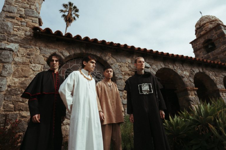 Crown The Empire se despide de Hayden Tree tras 15 años juntos 50 Crown The Empire se despide de Hayden Tree tras 15 años juntos
