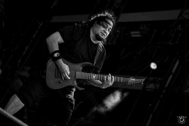 Dino Cazares lanza un mensaje directo a los medios metal por cómo tratan los titulares 43 Dino Cazares lanza un mensaje directo a los medios metal por cómo tratan los titulares