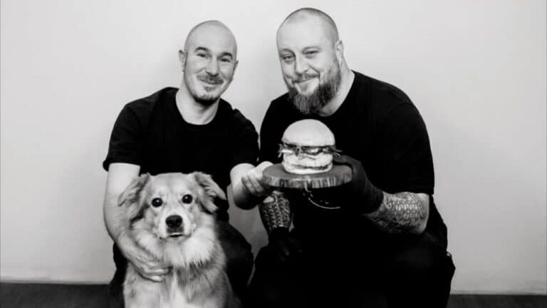 Klone lanza su propia hamburguesa solidaria y ayuda a salvar animales 4 Klone lanza su propia hamburguesa solidaria y ayuda a salvar animales