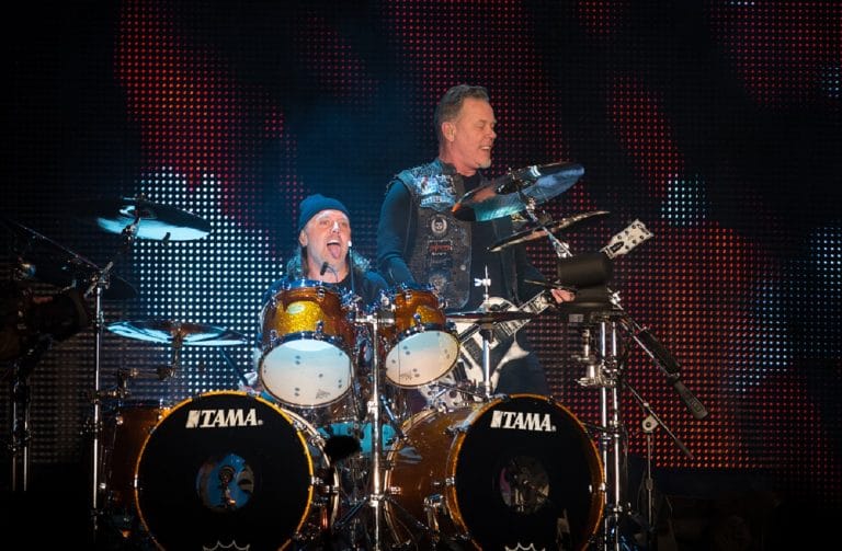 La noche en la que James Hetfield no pudo contenerse y sorprendió a Lars Ulrich tras el primer bis de Metallica 17 La noche en la que James Hetfield no pudo contenerse y sorprendió a Lars Ulrich tras el primer bis de Metallica