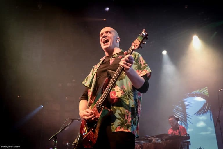 Lo que prepara Devin Townsend para esta Navidad: livestream especial y novedades sobre The Moth 5 Lo que prepara Devin Townsend para esta Navidad: livestream especial y novedades sobre The Moth