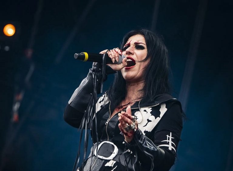 Por qué Cristina Scabbia de Lacuna Coil evita hablar de política y religión y prefiere que formes tu propia opinión 5 Por qué Cristina Scabbia de Lacuna Coil evita hablar de política y religión y prefiere que formes tu propia opinión