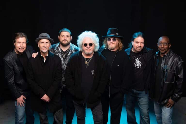 Steve Lukather responde a las críticas y explica cómo lucha por mantener vivo el espíritu de Toto 2 Steve Lukather responde a las críticas y explica cómo lucha por mantener vivo el espíritu de Toto