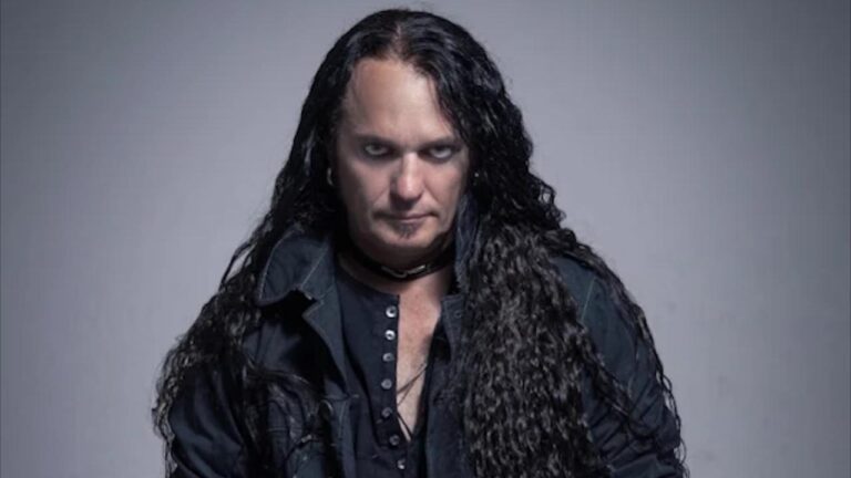 ZP Theart regresa a lo grande trece años después con su nuevo proyecto Dark To Light 1 ZP Theart regresa a lo grande trece años después con su nuevo proyecto Dark To Light